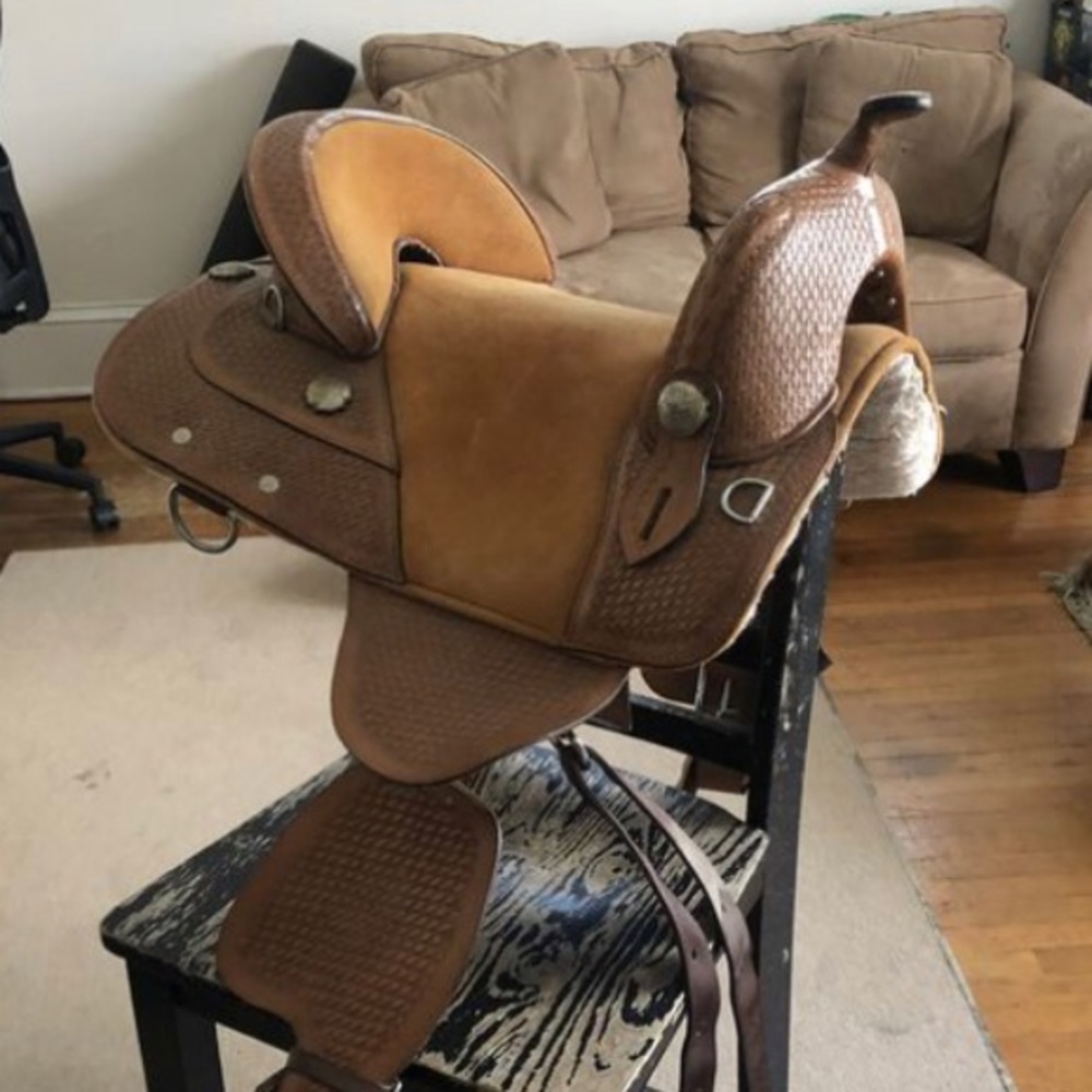 💎SOLD💎 Western treeless saddle